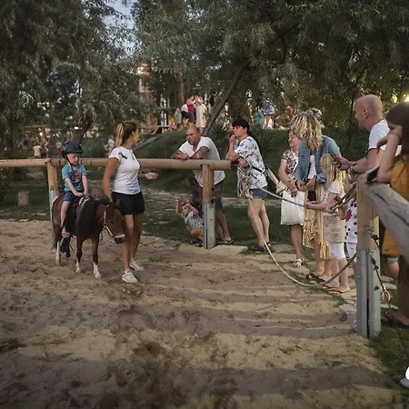 Апартхотел Cascadas Family