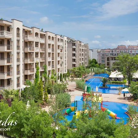 Апартхотел Cascadas Family 4*