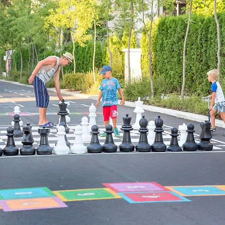 Cascadas Family Apartmanhotel 4*