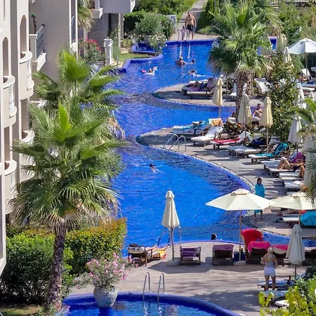 Ξενοδοχείο με διαμερίσματα Cascadas Family Resort
